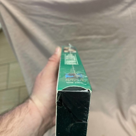 THE Quiet Man (VHS, 1998, 40th Anniversary Edition) Factory Sealed - Picture 3 of 3